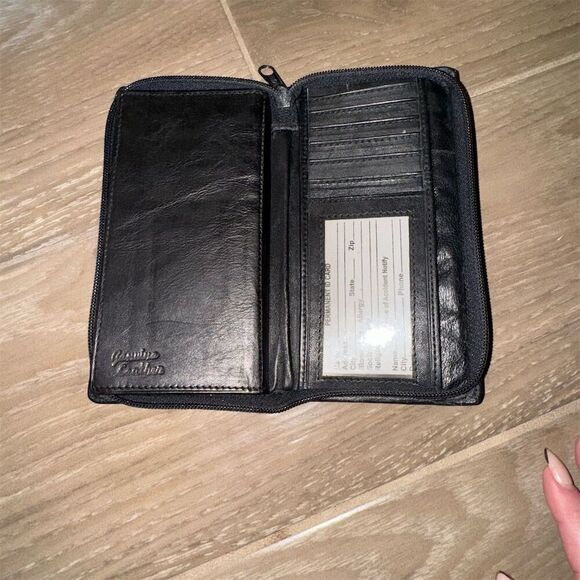 Vintage soft  Black Leather Wallet with Zipper Closure and checkbook cover - Picture 1 of 13